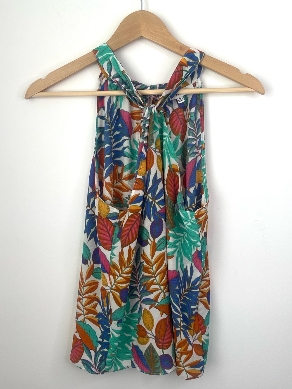 Rose & Olive Multicolor Leaf Pattern blouse Size Medium